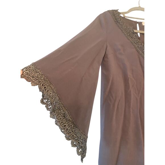 Blush- women’s  gray Crochet with Bell Sleeves size Small - Picture 3 of 4